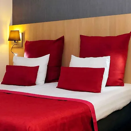 Mercure Schiphol Terminal Hotel 3*