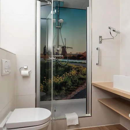 Отель Mercure Schiphol Terminal Схипхол
