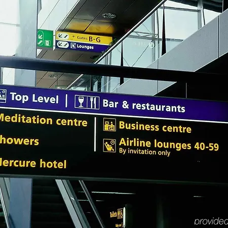 Mercure Schiphol Terminal מלון