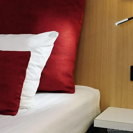 Mercure Schiphol Terminal Hotel 3*