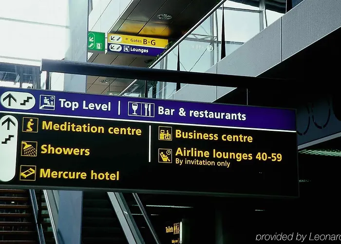 Mercure Schiphol Terminal מלון