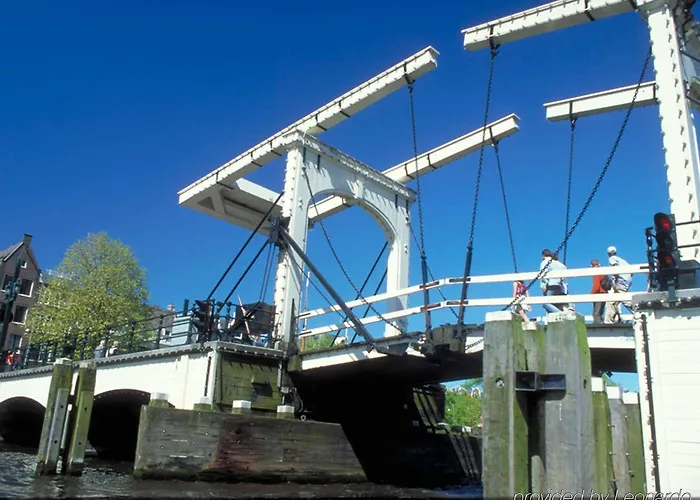 Mercure Schiphol Terminal מלון