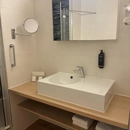 Mercure Schiphol Terminal Отель