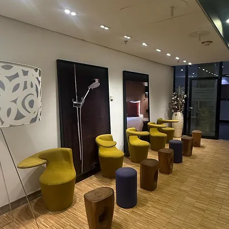 Отель Mercure Schiphol Terminal 3*
