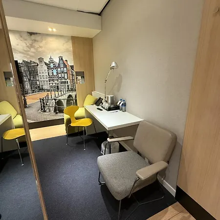 Отель Mercure Schiphol Terminal Схипхол